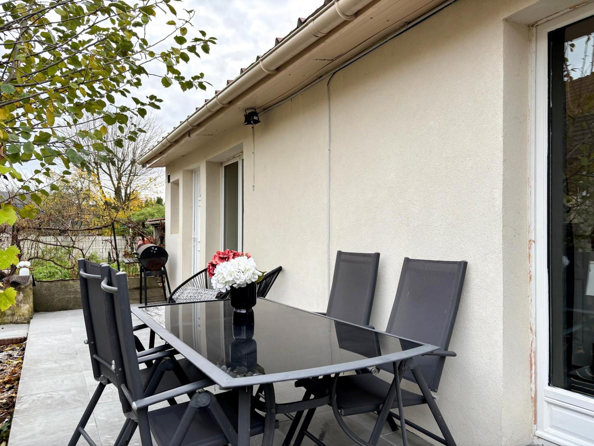 Maison Avec Terrasse Proche Gare Pour Paris Et Disneyland - 6 Personnes Villa Gagny